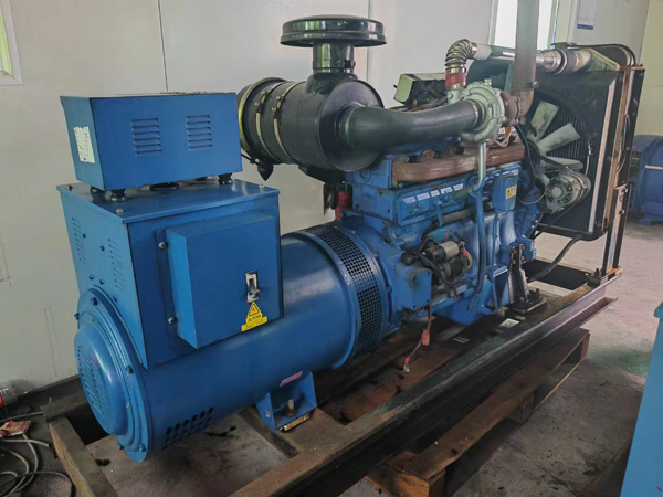 上饶100kW柴油发电机组使用多级机油有哪些优缺点？